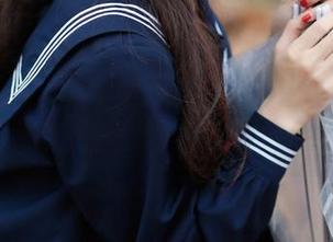 喵糖映画:让人想赖在家的居家少女写真集下载,好像一不小心进了她的沙发。