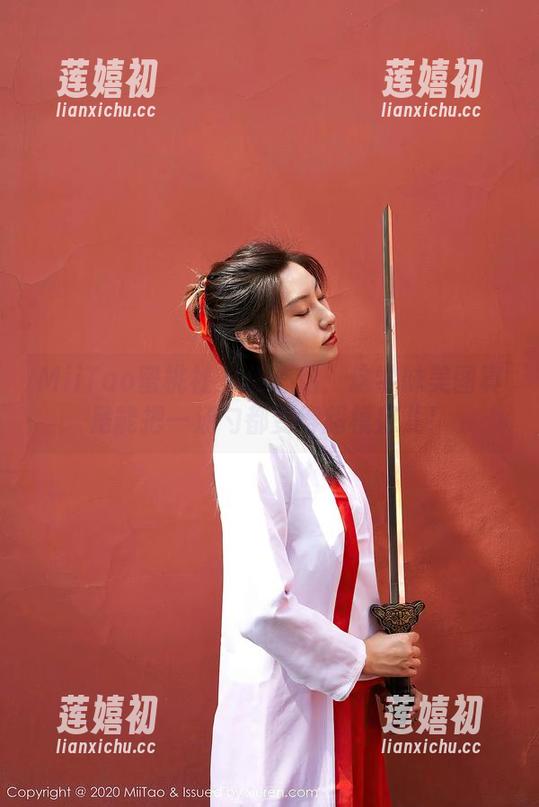 MiiTao蜜桃社-温心怡 MiiTao蜜桃社 - 温心怡:这学妹美图真是能把一汤勺都变得超模范儿!
