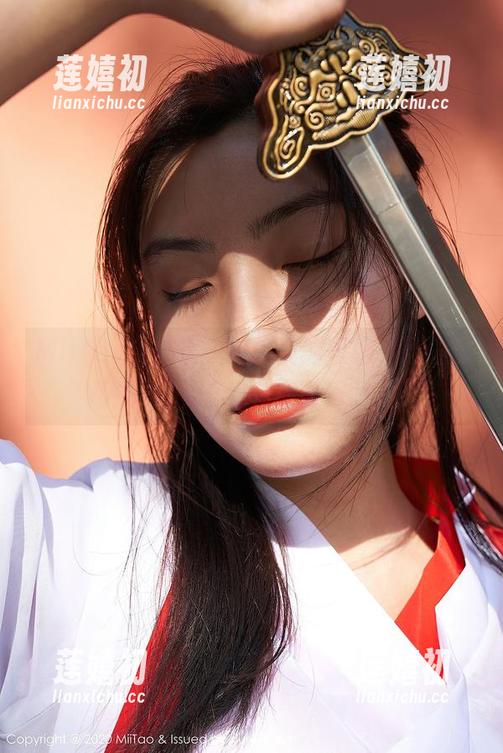 MiiTao蜜桃社-韵莉娜VANILLA MiiTao蜜桃社 - 这该死的短裙,韵莉娜VANILLA在线放出新招数了?