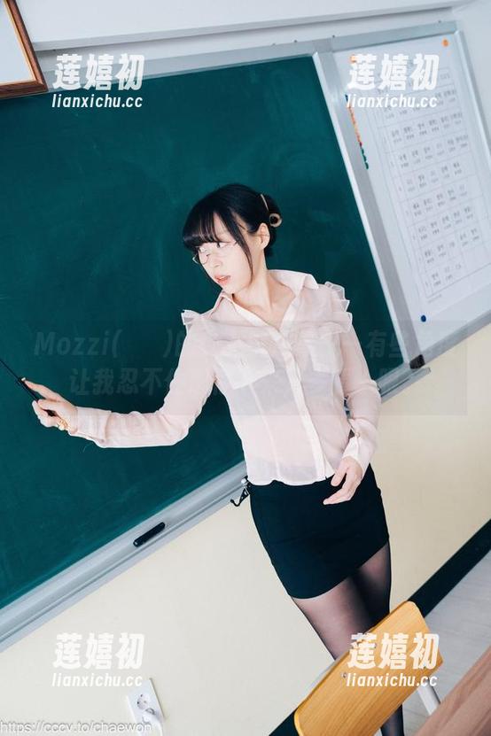 Mozzi(모찌)的少女照片集——有些角度让我忍不住想停下来，多看一眼。