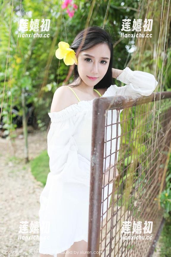 MyGirl美媛馆-媛媛酱belle MyGirl美媛馆 - 媛媛酱belle的美脚在图片中闪闪发光,原图显得很...诱人?