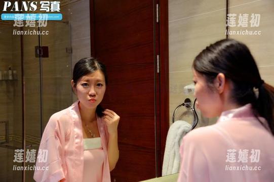 PANS写真-念念 PANS写真 - 大学回忆杀:念念穿校服送美图,完全零成本!
