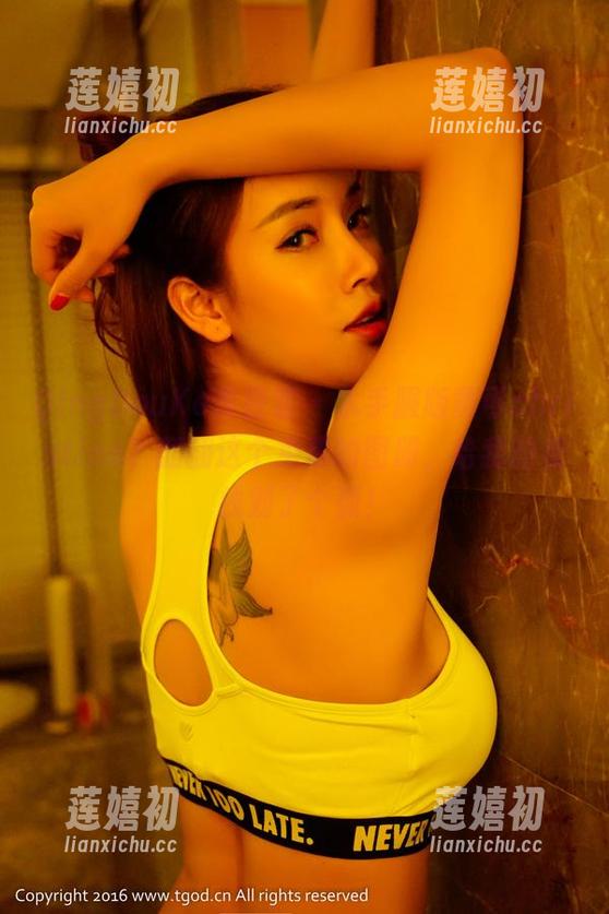 QingDouKe青豆客-黄可christine QingDouKe青豆客 - 水手服版黄可christine?翻翻这个免费的图册,给我的视线划了个弧!