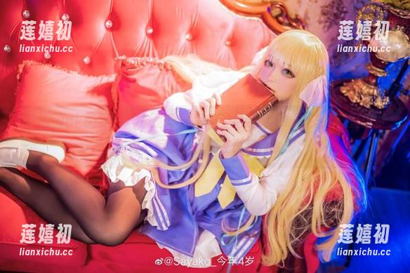 “Sayako＿今年4岁的学妹写真，别致的图册，陪我重温旧梦。”似乎每个画面都在说藏得太深。