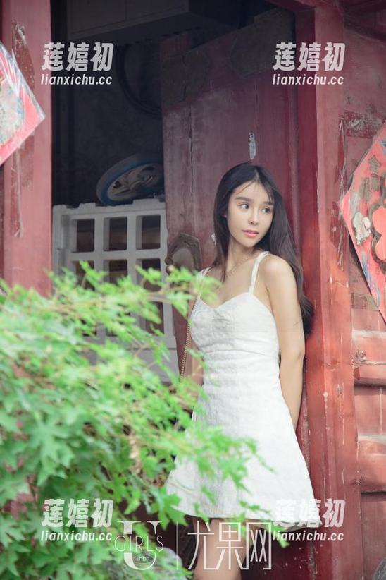 UGirls尤果网 - 这才是短裙的正确打开方式！李思宁的高清写真的每一帧都是养眼。