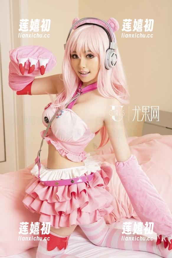 UGirls尤果网 尤果网带你吃草莓——这组甜蜜盛夏写真,竟是给冰淇淋投票的票根?
