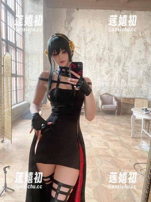 Vinnegal 一条短裙的故事,Vinnegal的写真免费体验,无需预约!