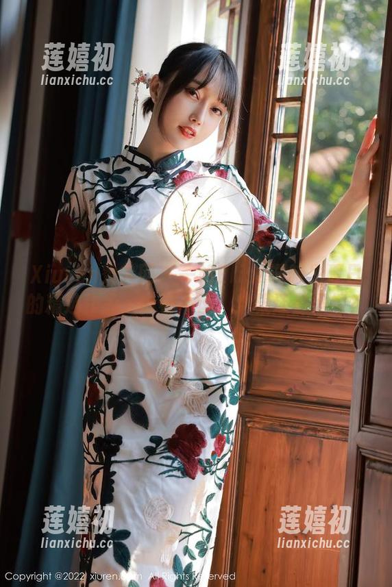 Xiuren秀人网-Elise谭晓彤 Xiuren秀人网 - 一如Elise谭晓彤夏日的精选作品,啥都不说,结果还是很撩?