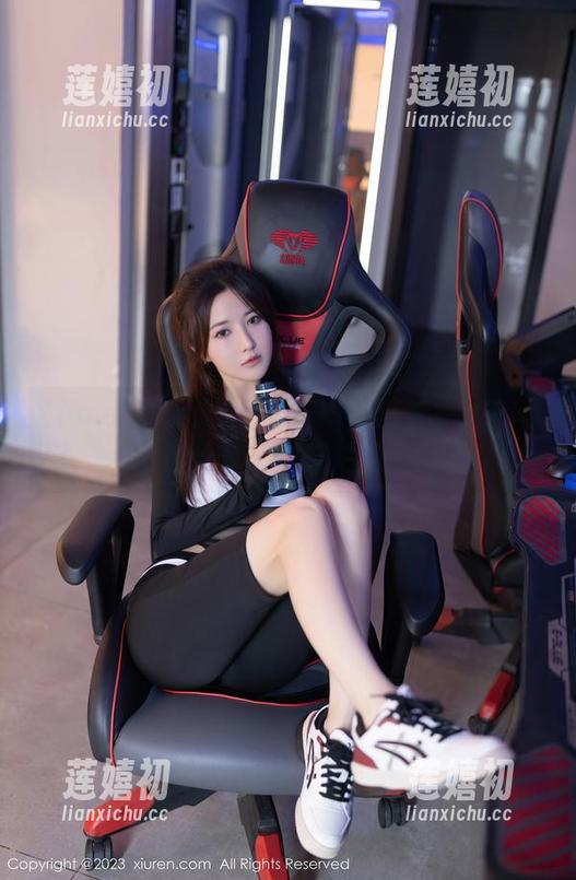 Xiuren秀人网-Mila嘟嘟 Xiuren秀人网 - 校服与Mila嘟嘟:高清美图给你一个绚烂的午后
