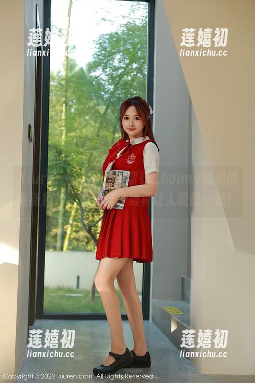 Xiuren秀人网-小蛮妖_honey Xiuren秀人网 - 小蛮妖_honey姐姐的最新照片,哟,这姿势真让人眼前一亮!