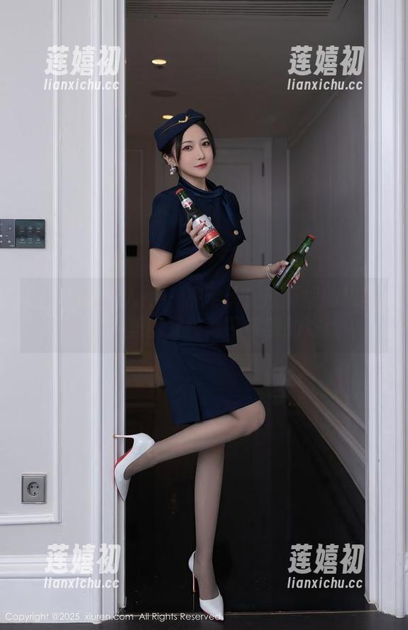Xiuren秀人网-瑶啊摇的瑶 Xiuren秀人网 - 决定了!瑶啊摇的瑶黑丝镂空美图又拉高了审美的底线
