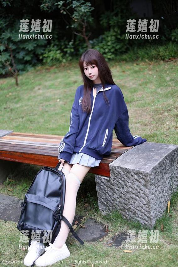 Xiuren秀人网-盼盼玉奴 Xiuren秀人网 - 盼盼玉奴的礼服,高清摄影中闪耀的光圈,透过镜头我都想问:这是要去哪儿呀?