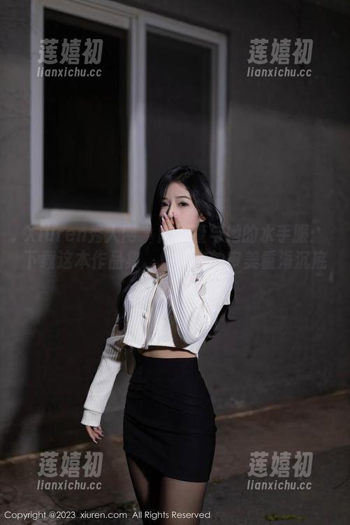 Xiuren秀人网-陆萱萱 Xiuren秀人网 - 陆萱萱与她的水手服:下载这本作品集,快把你的审美重海沉底!
