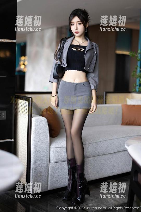 Xiuren秀人网 - 原图里的陈柒柒和那件礼服：撞破了我的审美底线哈哈！