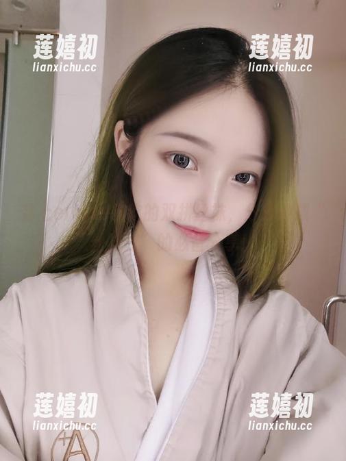 eloise软软 穿上eloise软软的双拼丝袜,分分钟成“丝袜控”的必备分享!