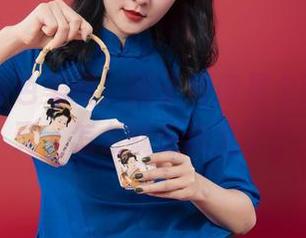 丽柜 - 白色美图,团子好像是个梦游的精灵,怎么就在这里了?