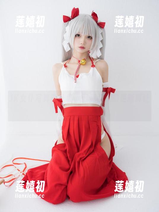 JK女仆写真再升级，五更百鬼的更新真让人惊讶。