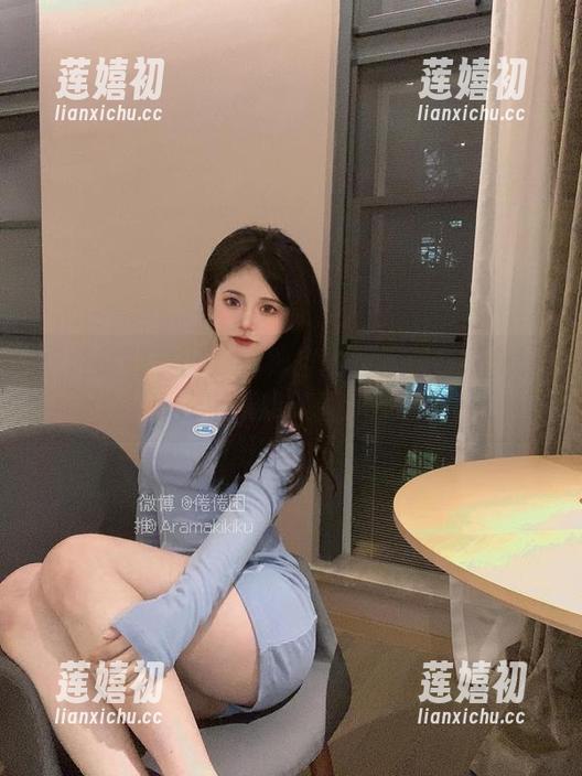 倦倦喵 倦倦喵的套图:这种自拍技术居然能把办公室气氛改善50%
