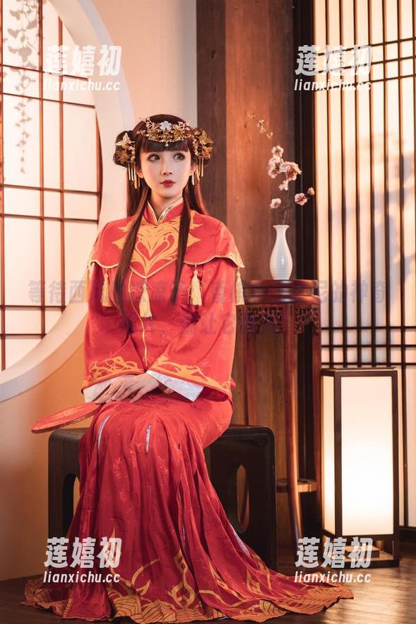 凉凉子 等待西风的凉凉子:香槟色比基尼的神奇照片,别让它独美!