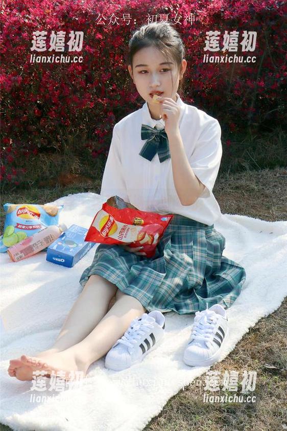 初夏女神-柒柒 初夏女神 - 柒柒旗袍废墟图册:和那条裙子说说话吧