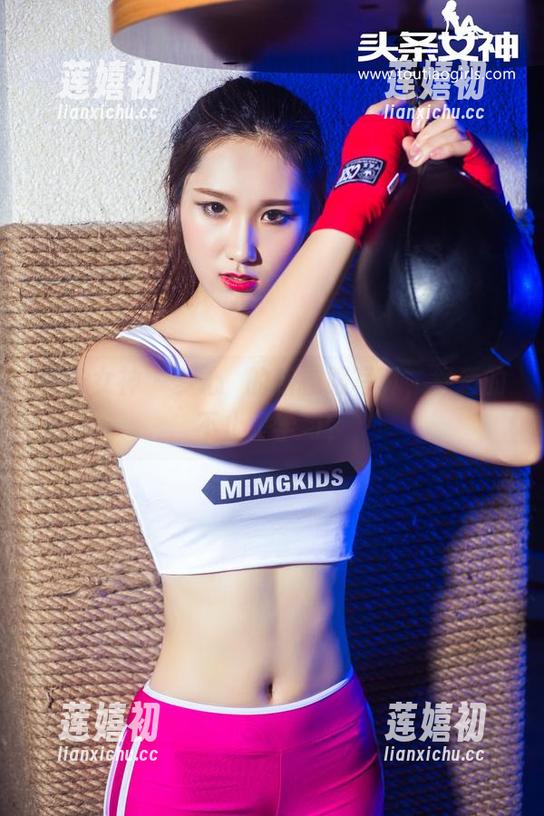头条女神-梦心玥 头条女神 - 梦心玥的新校服写真,舒适的不止是学习?