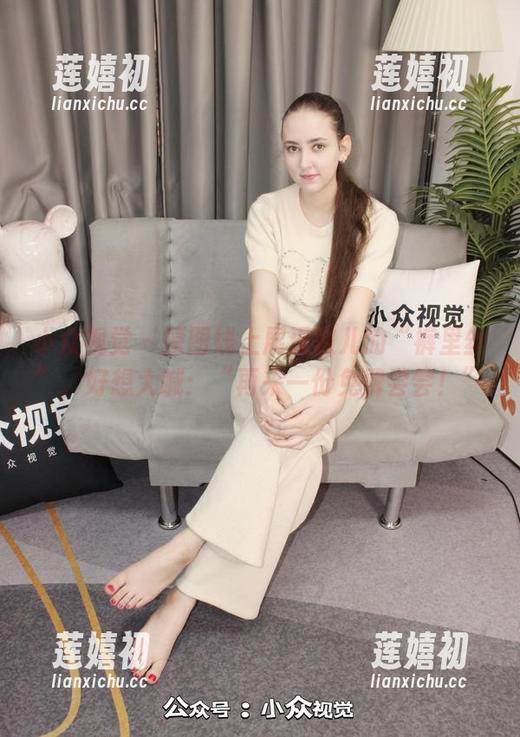 小众视觉-敏儿 小众视觉 - 原图线上展现敏儿的“裤里丝”,好想大喊:“再来一份免费尝尝!”