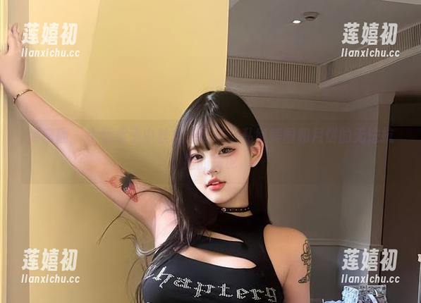 小优优子 微密圈 - 小优优子中秋女仆登场,私房美图和月饼的无法抗拒的搭配