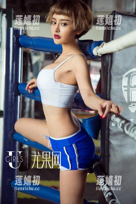 尤果网-张馥棋 尤果网 - 职业装合集中的张馥棋,美图轮番上阵,让我这种社畜都想换个圈子。