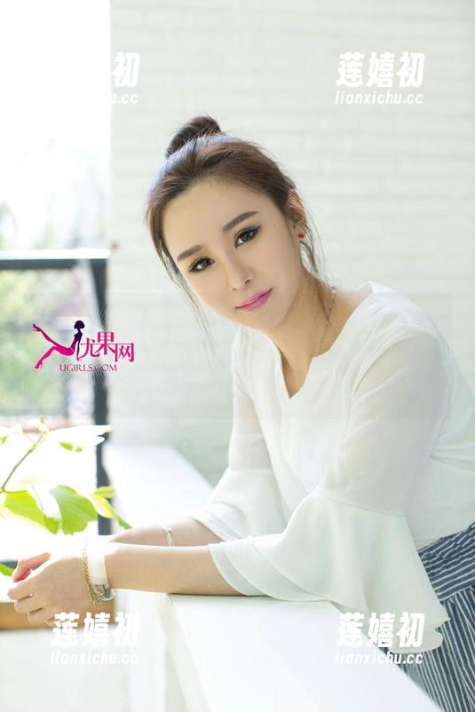 尤果网-蜜儿 尤果网 - 蜜儿的红裙让我想起了一些事情,具体是什么我也不太确定,但图包一定很精彩!