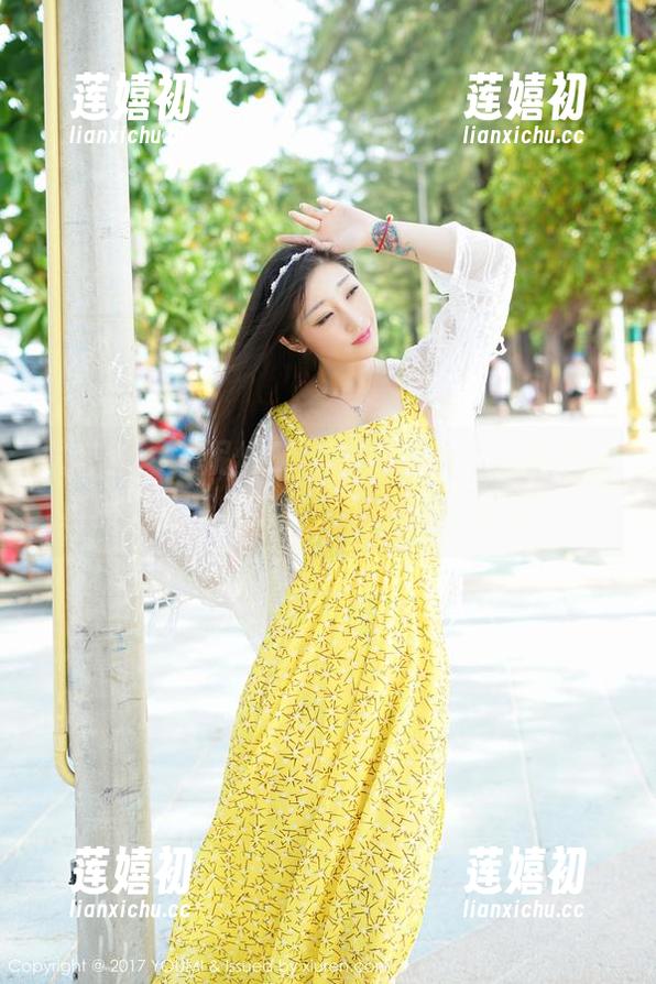 尤蜜荟-尤妮丝Egg 尤蜜荟 - 尤妮丝Egg学妹写真,妆容轻松自然,我都快认为这是她本色出演了。