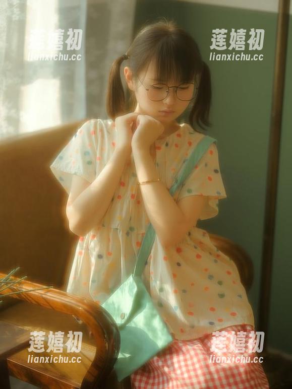 幼水铃衣 幼水铃衣的周末郊游,别看这是写真,简直一副‘景色’!
