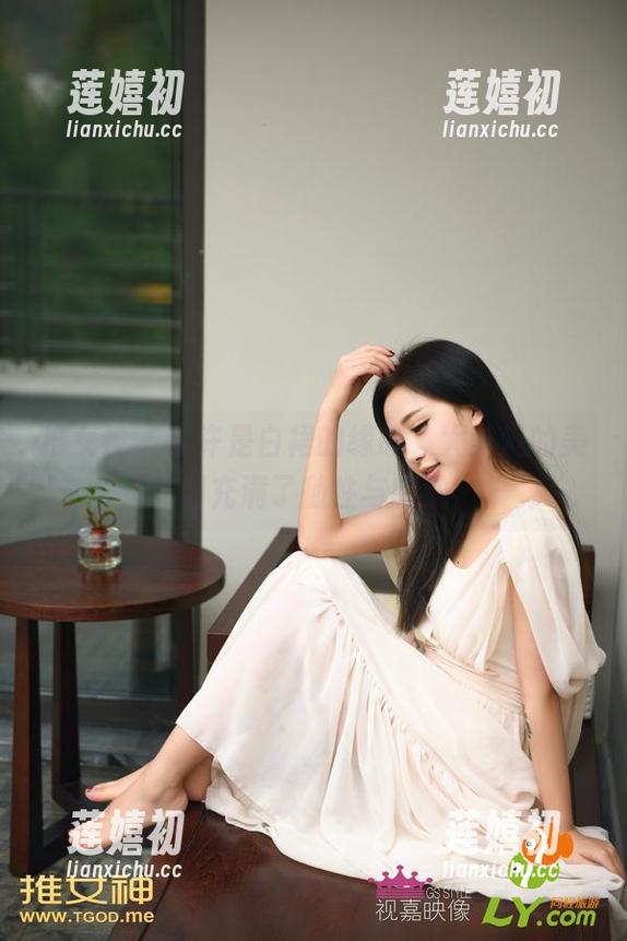 推女神 - 或许是白裙的缘故，大安妮的美图充满了随性与轻快