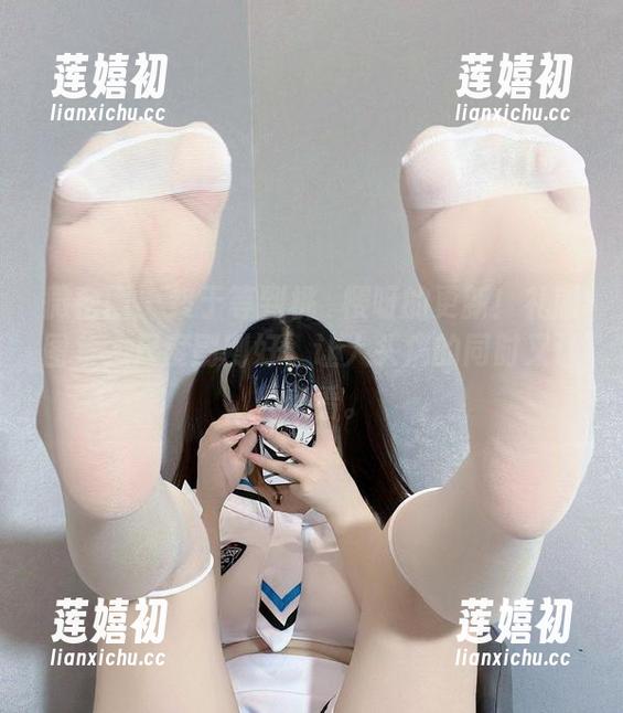 桃沢樱呀 微密圈 - 终于等到桃沢樱呀的更新!礼服图集,尺度刚刚好,让人头痛的同时又让人想看。
