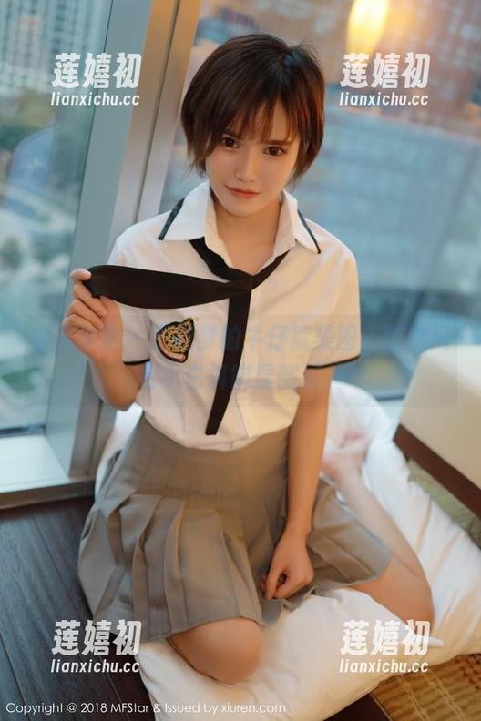 模范学院-南晓梦 模范学院 - 南晓梦的牛仔裤美图,谁说只有小白裤能显腿长?