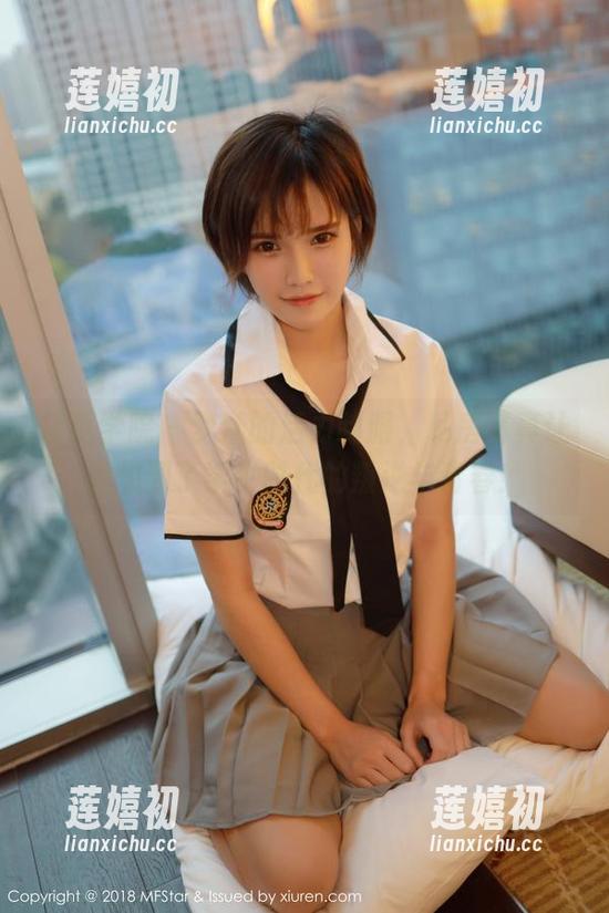 模范学院 - 梦梵的活力制服，私房写真让我想到了学生时代的叛逆与青春！