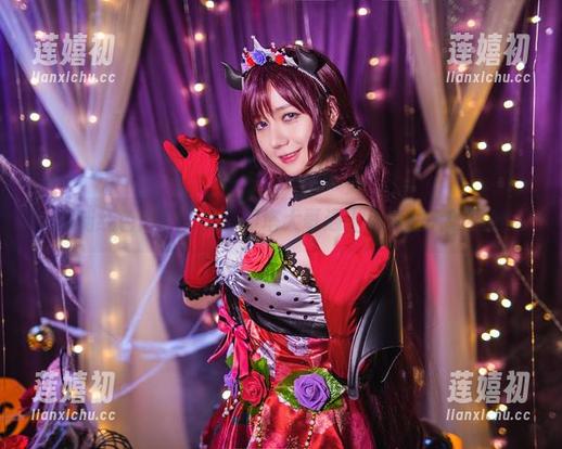 洛丽塔大哥 定制红色内衣:当洛丽塔大哥遇上色彩的大胆挑衅