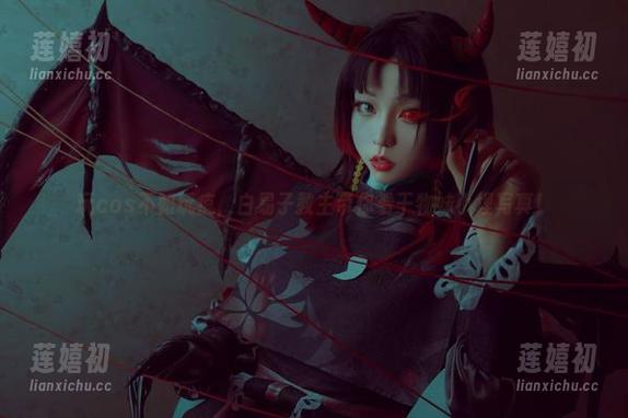 白易子教主 玩cos不如玩疯,白易子教主带你看干物妹小埋写真!