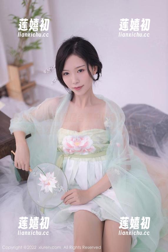秀人网-余贝拉bella 秀人网 - 校服私房合集中的余贝拉bella,难道说这就是传说中的“志气满满”!