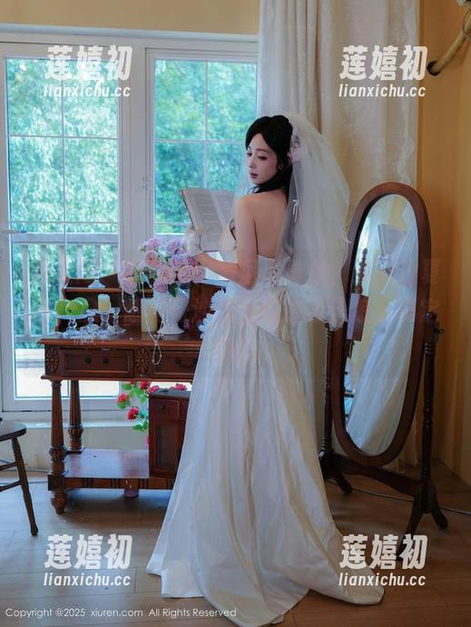 秀人网-奶酥 秀人网 - 奶酥的比基尼写真集,纯粹的夏日气息,想问问沙滩上的涂装是怎么搞定的!