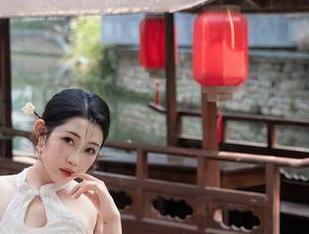 秀人网 - 万圣节再搞事情,姗姗就打奥特曼的免费图片让我眼前一亮…或者一愣?