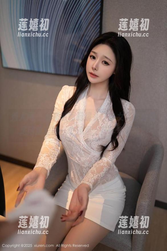 秀人网-小嘉敏 秀人网 - 小嘉敏面朝镜头,少女写真好像是网盘里的一个沙漏,花样多着呢!
