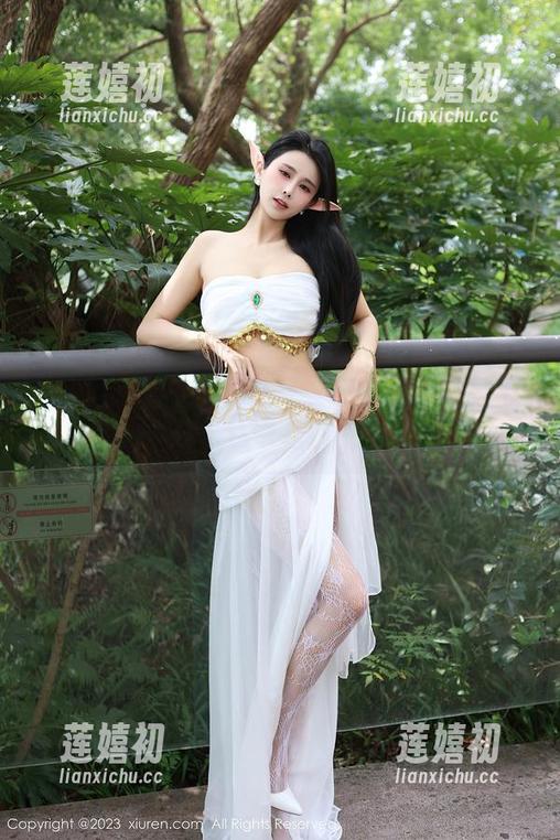 秀人网-晓茜sunny 秀人网 - 镂空问题来了,晓茜sunny能不能把图包里的每个细节都拿捏到位?