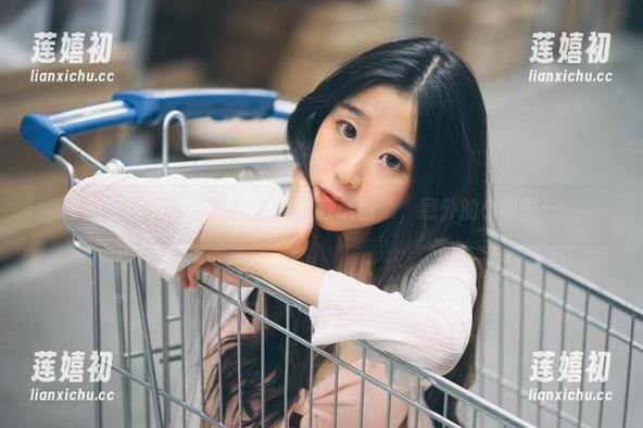 穆零Mu0 穆零Mu0港风黑色小吊带在线合集,意外的小腻歪…