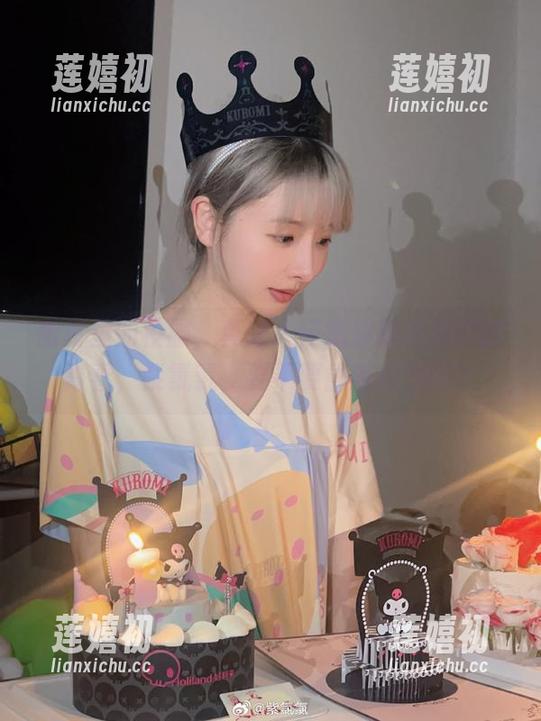紫氯氯 图片里的校服,真让人怀念那段捉迷藏的青春,紫氯氯,要不要重返校园啊?
