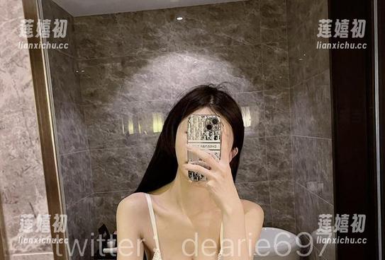 脸红Dearie 微密圈 - 更新来袭!脸红Dearie的白色滴子写真,适合拿来当做冰淇淋宣传画!