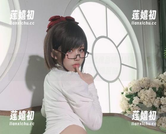 芊川一笑MNK 看芊川一笑MNK的黑白作品就像品味咖啡:最初是淡淡的苦,然后又慢慢醒脑。