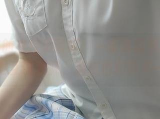 西尔酱的衣挂历险记:一张高清照片,衣物和她互诉衷肠,那抹色彩真不一般。