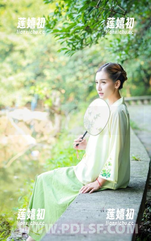 轰趴猫-陈雅漫 轰趴猫 - 有些美图是为了崇拜,陈雅漫的女王姿态合适吗?