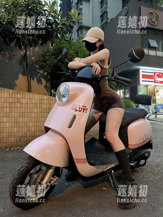 陈妮妮UNI 微密圈 - 在线!陈妮妮UNI气质风范作品,你想要的高冷气场这就来了!