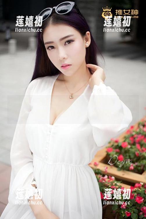 青豆客-王语纯 青豆客 - 美图发力,王语纯的美足让你怀忧伤…是的,我的鞋子确实配不上她!